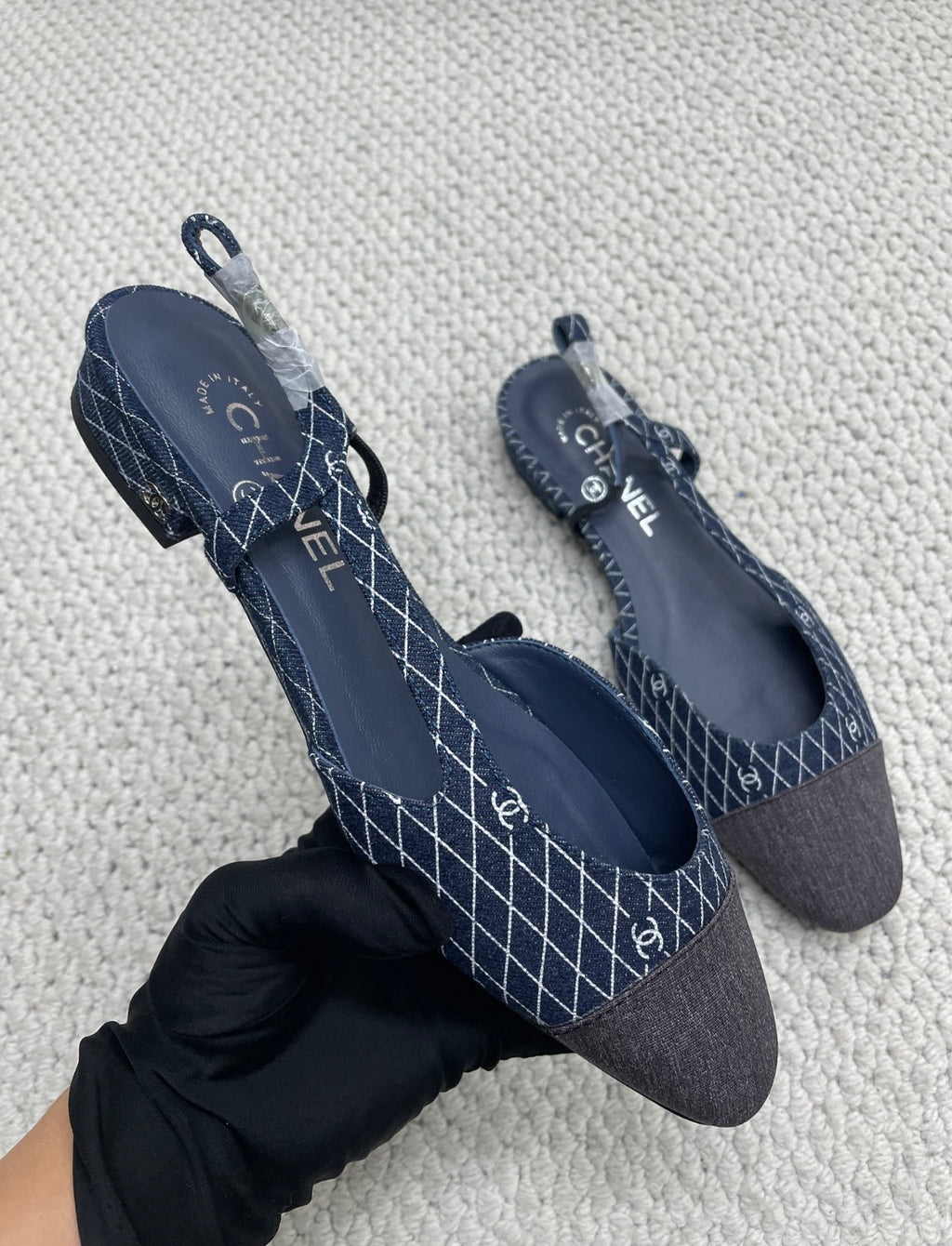 Slingbacks motif